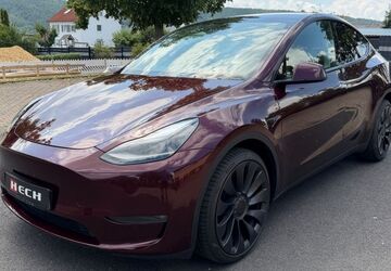 Tesla Model Y 32.964 km 34.999 &euro; Bad Bocklet 97708