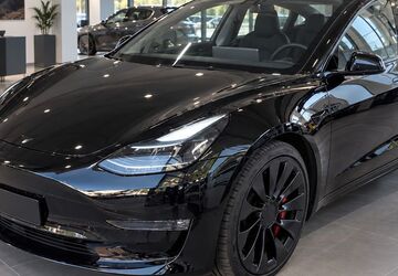 Tesla Model 3 78.199 km 34.450 &euro; Bad Kissingen 97688
