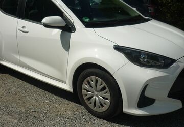 Toyota Yaris 13.161 km 19.990 &euro; Estenfeld bei Würzburg 97230