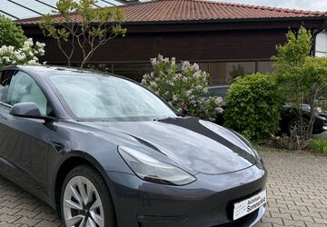 Tesla Model 3 66.070 km 29.900 &euro; Maßbach/Poppenlauer 97711