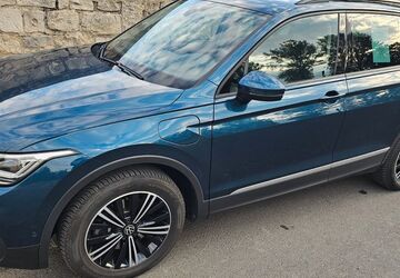 VW Tiguan 63.000 km 28.500 &euro; Estenfeld 97230